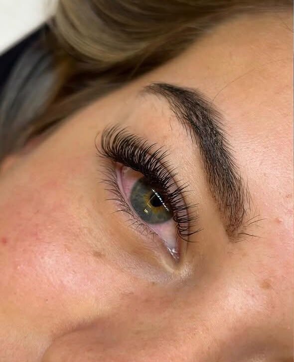 Wimperextensions van opzij